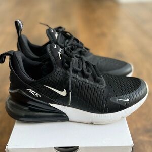 nike womens air max 270 (sz 7.5)